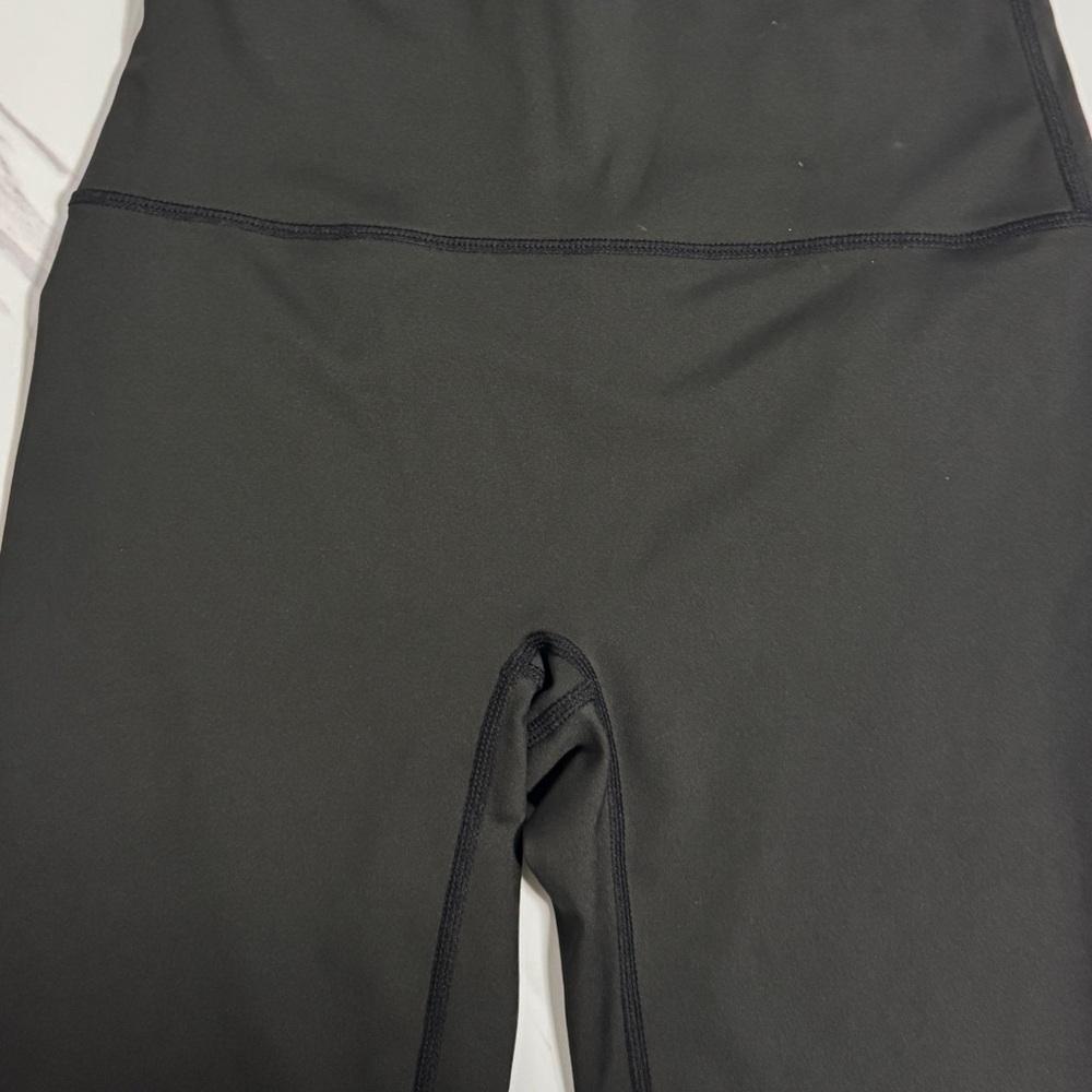 ALO Yoga Black High-Rise Performance Leggings - Picture 6 of 7